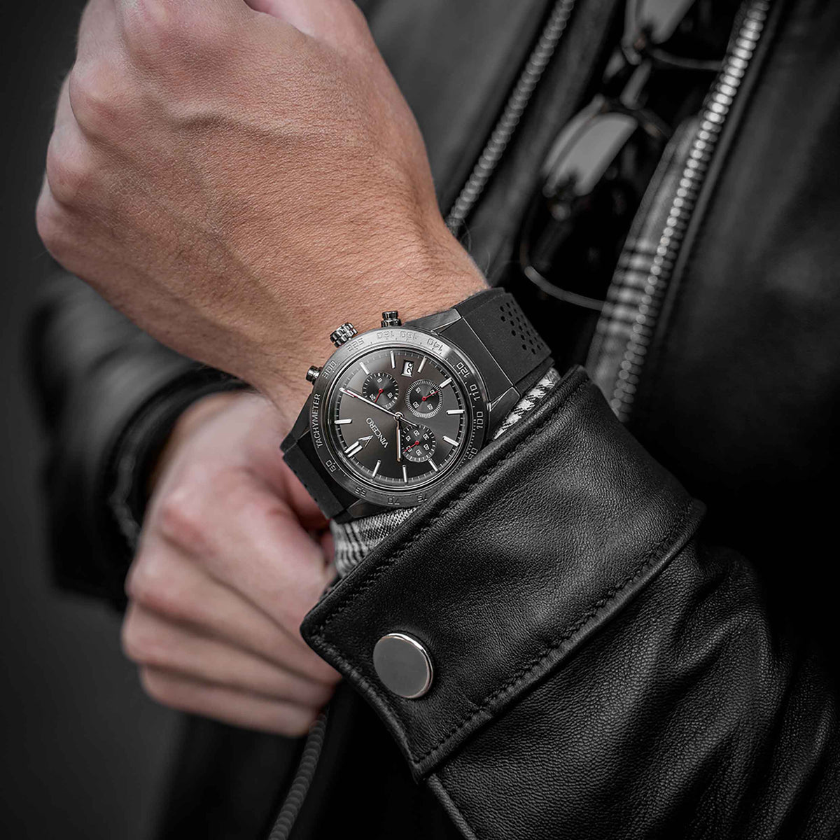 The Rogue - Gunmetal/Red — Vincero
